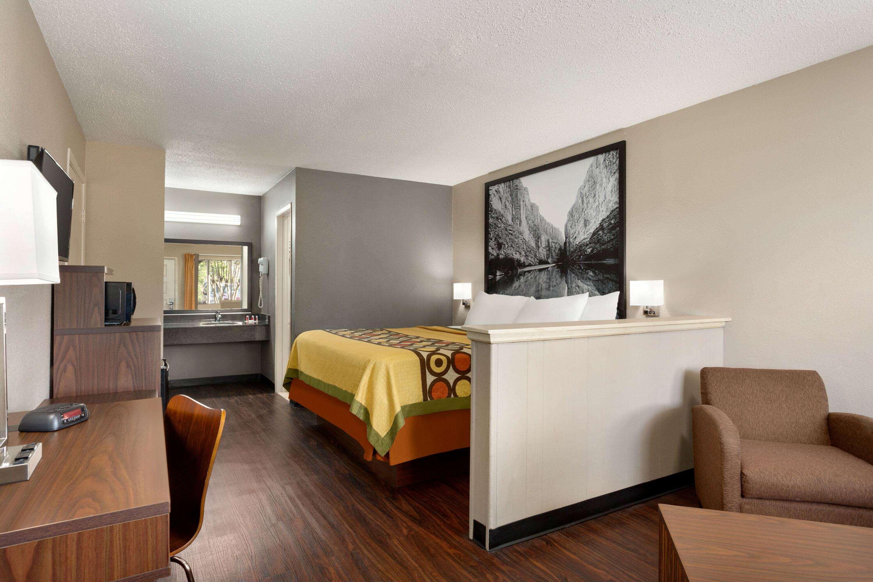 Super 8 By Wyndham Universal City Buitenkant foto
