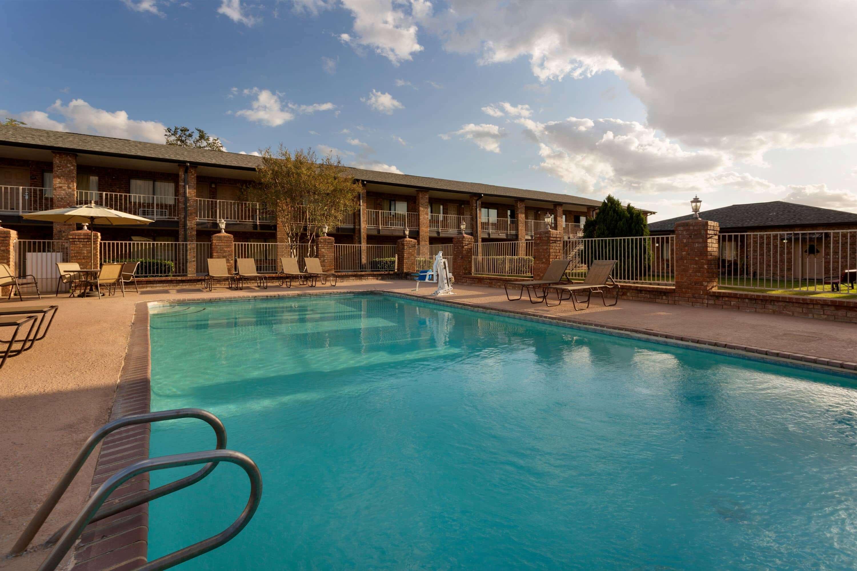 Super 8 By Wyndham Universal City Buitenkant foto