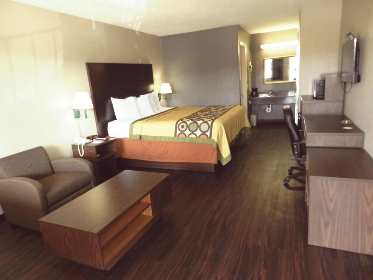 Super 8 By Wyndham Universal City Buitenkant foto